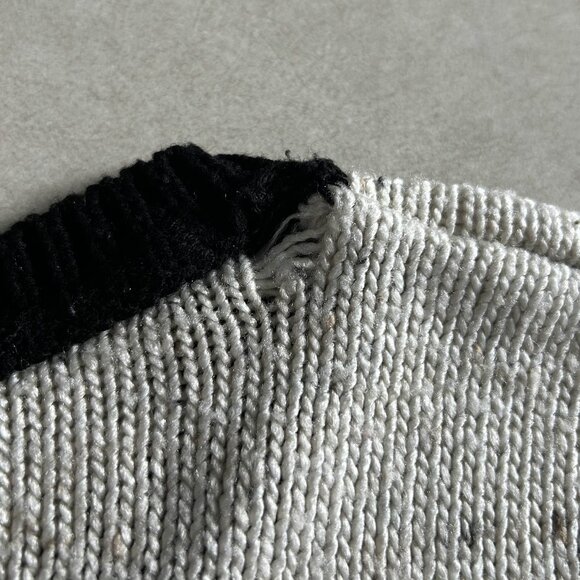 Topshop Genius Sweater ASO Taylor Swift and Demi Lovato - Picture 8 of 11